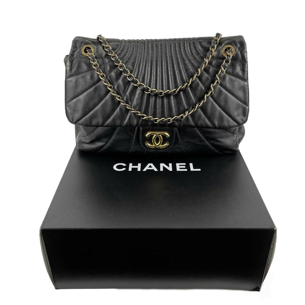CHANEL Wave Quilted Black Calfskin Leather Maxi Flap  Gold-tone Shoulder Bag